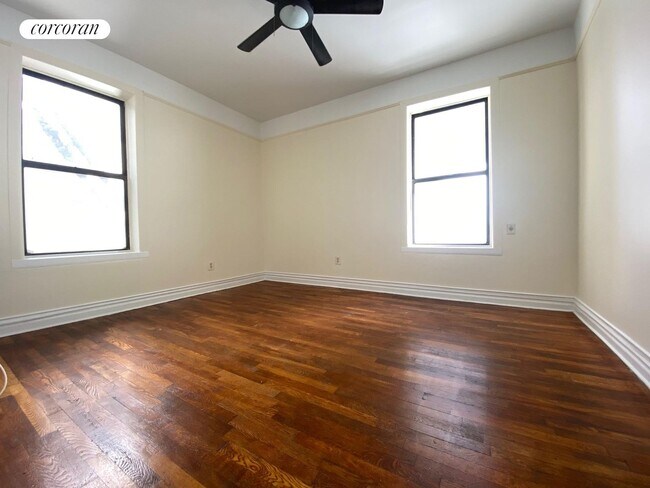 Building Photo - 427 E 89th St