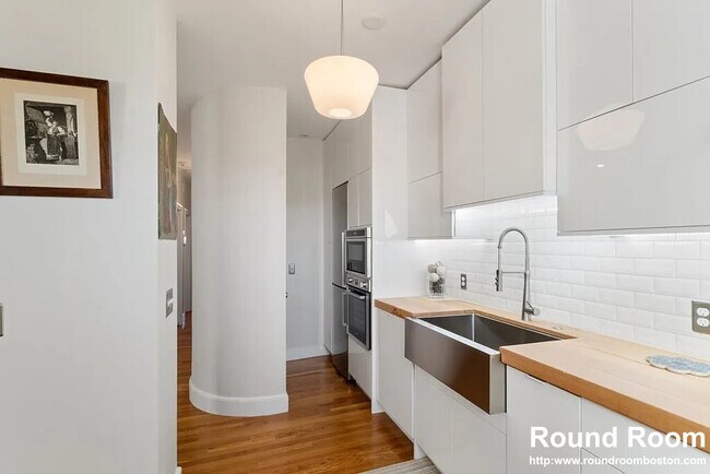 Building Photo - 536 Massachusetts Ave