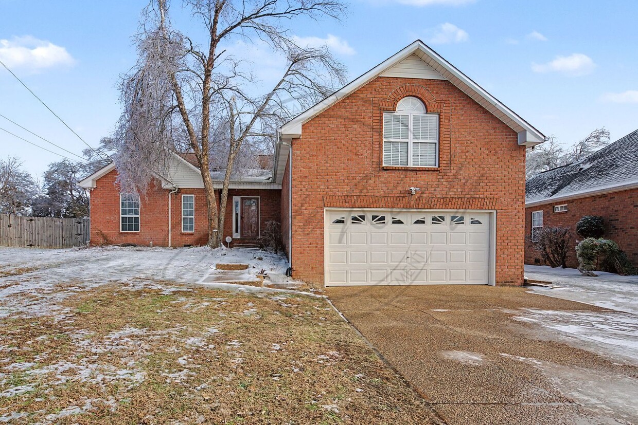 Photo - 105 Edgeview Dr