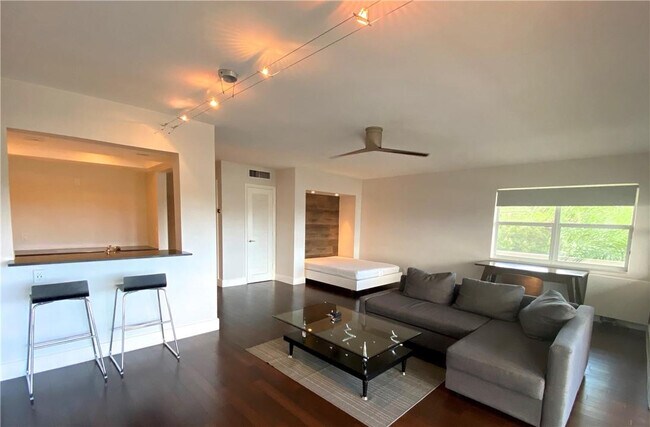 Foto del edificio - 1200 SW 12th Ave