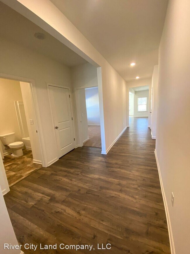Building Photo - 4 br, 3 bath House - 38 Crown Way