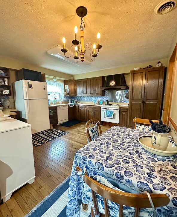 Eat-in Dining/Kitchen - 1840 Indianapolis Rd