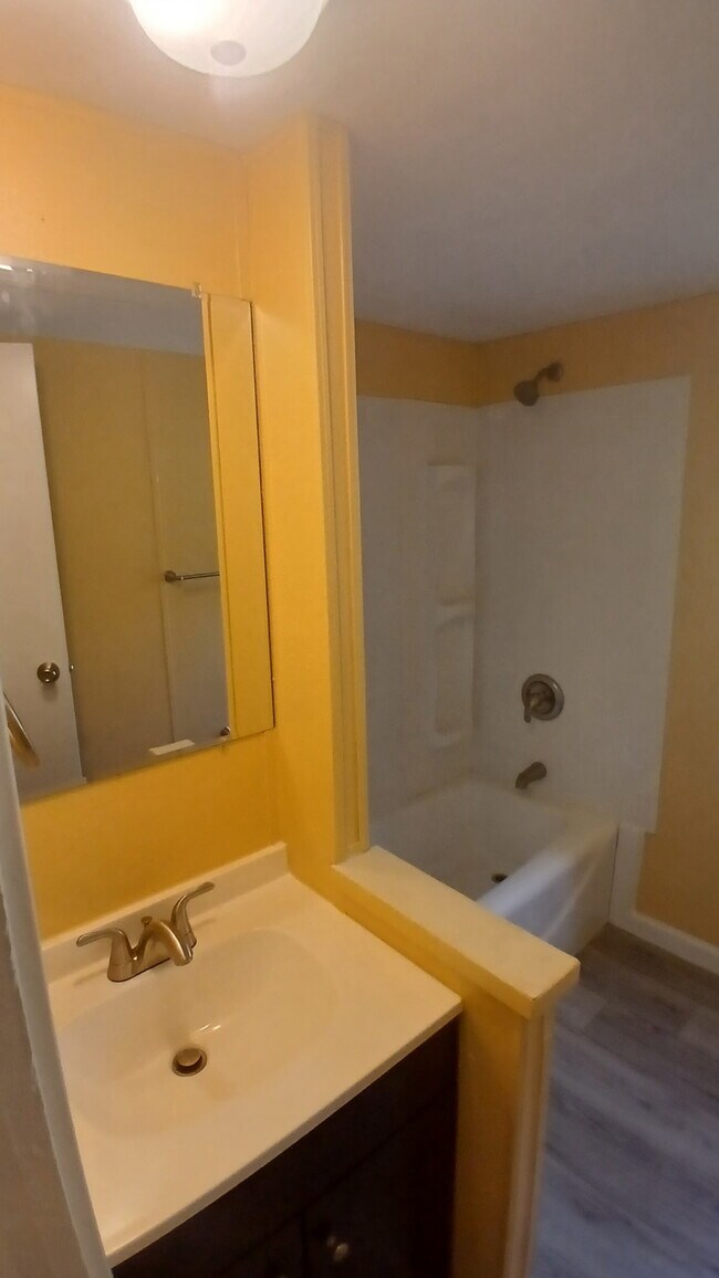 Foto del edificio - 308 Lilly Ln