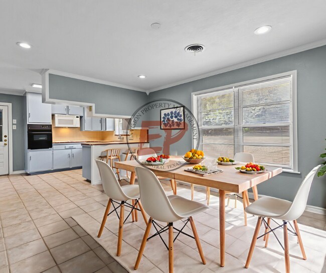 Building Photo - 605 Catalina Dr