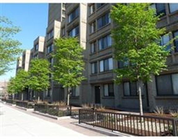 Foto del edificio - 1731 Beacon St