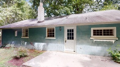 Building Photo - 420 Old Buckeye Cove Rd
