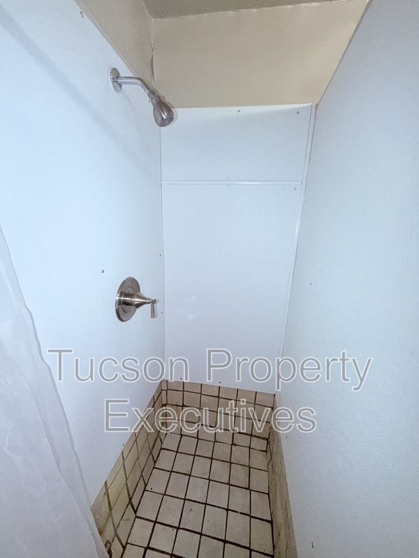 Building Photo - 234 E 32nd St