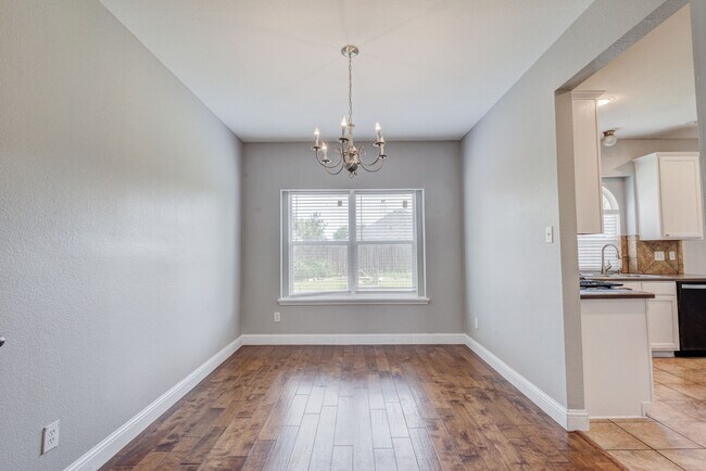 Foto del edificio - 6107 Lakecrest Dr