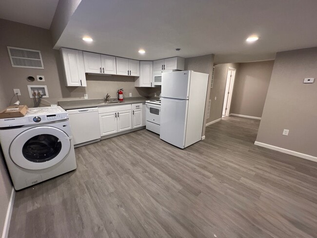 Photo - 3 Bed 1 Bath in Denver's Elyria Swansea Ne... Townhome