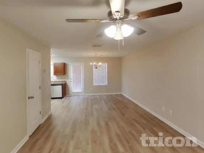 Building Photo - 7123 Tanger Blvd