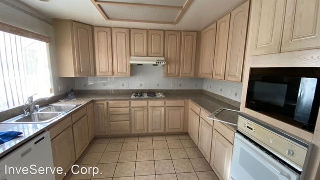 Building Photo - 4 br, 3 bath House - 155 N. SIERRA VISTA ST