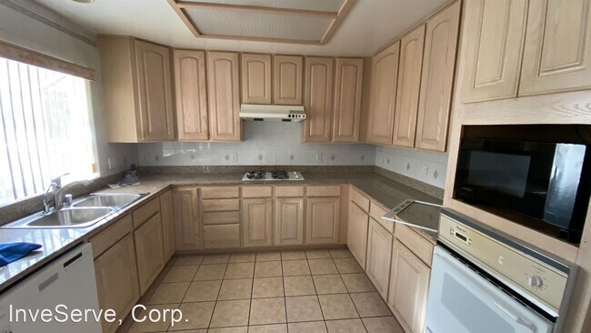 Foto del edificio - 4 br, 3 bath House - 155 N. SIERRA VISTA ST
