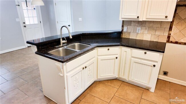 Foto del edificio - 10 Linva Ave