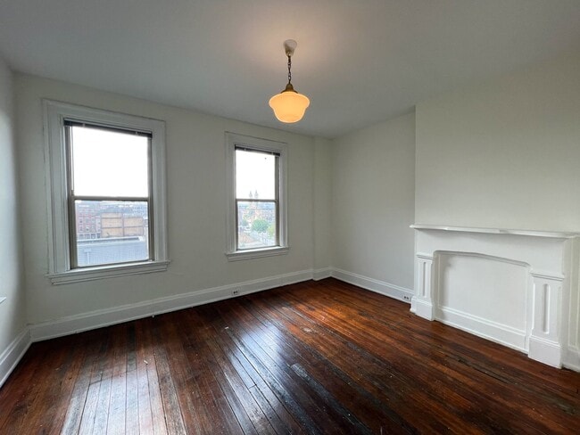 Photo - 1437 Main St Apartment