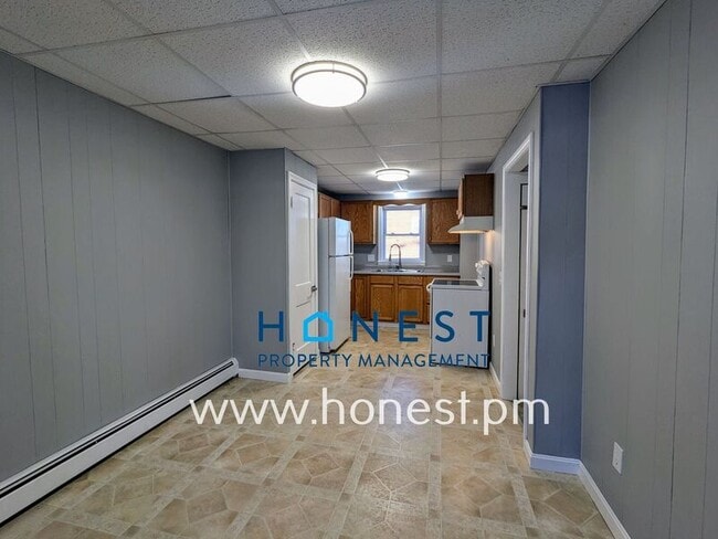 Building Photo - 83 Kennedy Memorial Dr