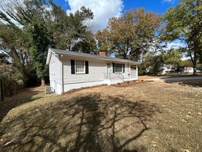 Building Photo - 22 Blacks Bluff Rd SW