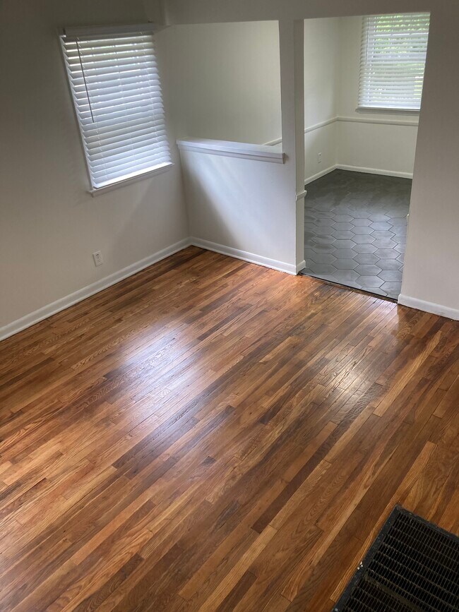 Living Room - 2810 Ruhl Ave