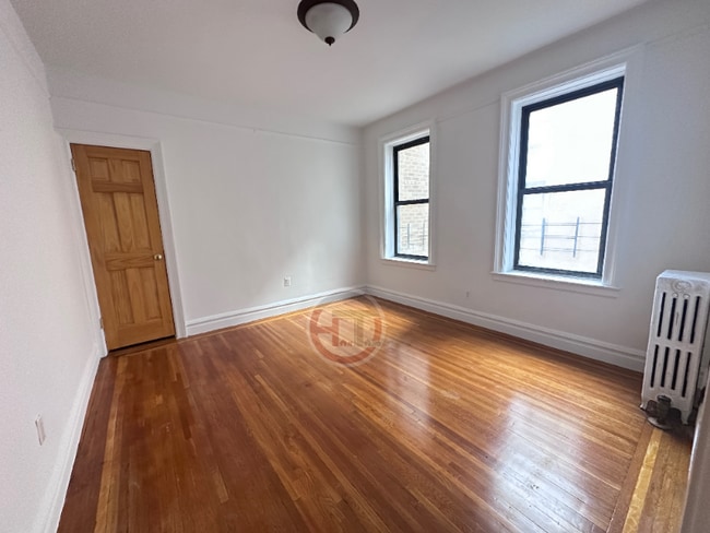 Foto del edificio - 2860 Buhre Ave