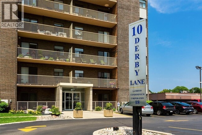 Building Photo - 10 Derby Ln