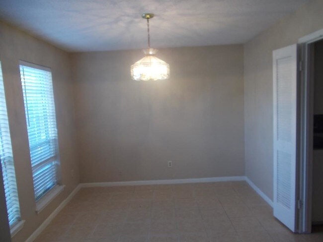 Foto del edificio - 12 River Creek Way