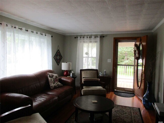 Foto del edificio - 10 Soundview Ave
