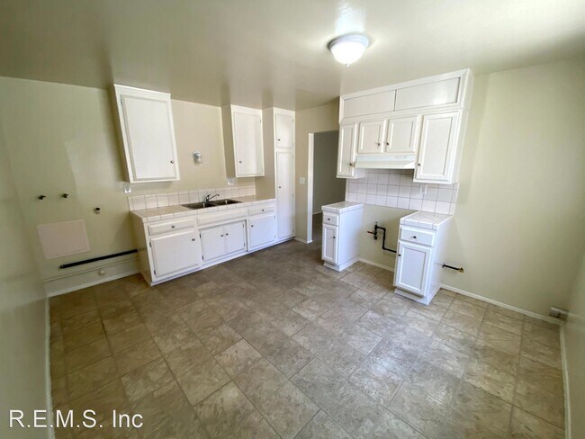 Foto del edificio - 1123-1131 E Robidoux St