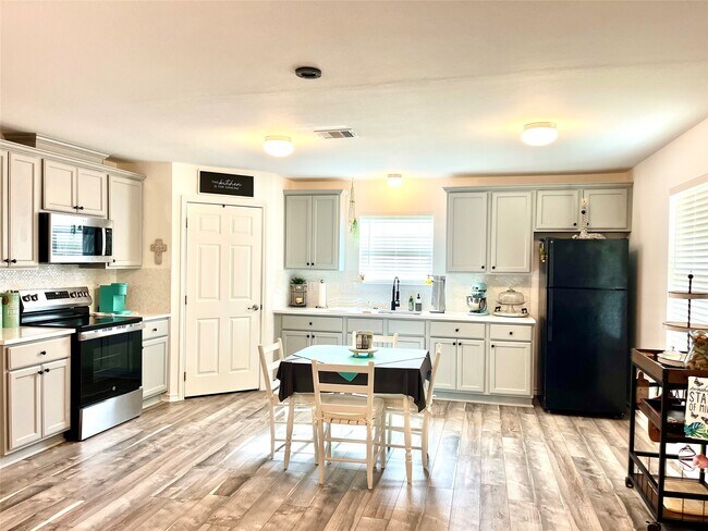 Foto del edificio - 4810 Pecan Ln