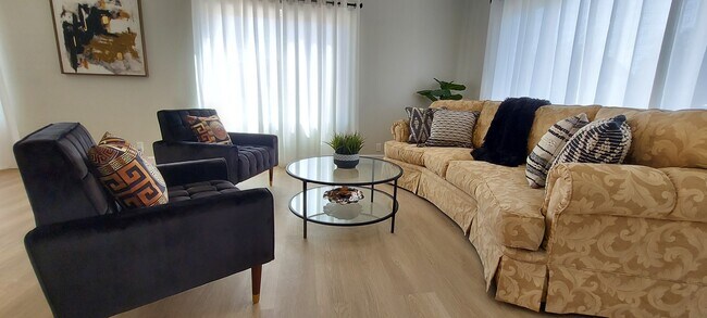 Foto del edificio - 3327 Rainbow Creek Cir