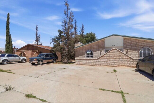 Foto del edificio - 2918 E Glen Dr