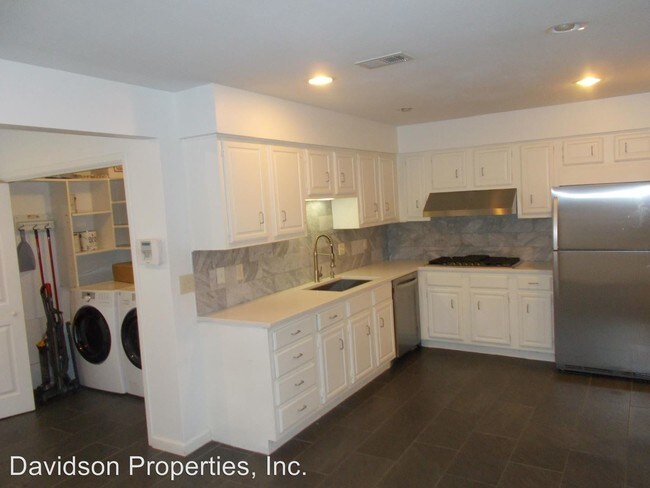 Building Photo - 3 br, 2 bath House - 7854 Broadway #802-B