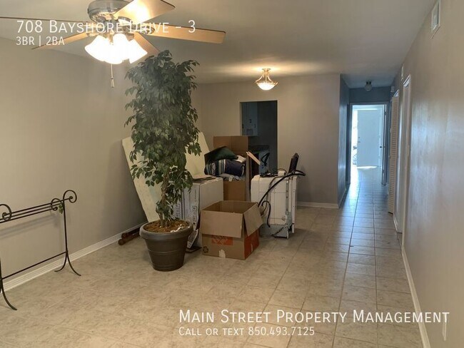 Foto del edificio - 708 Bayshore Drive #3