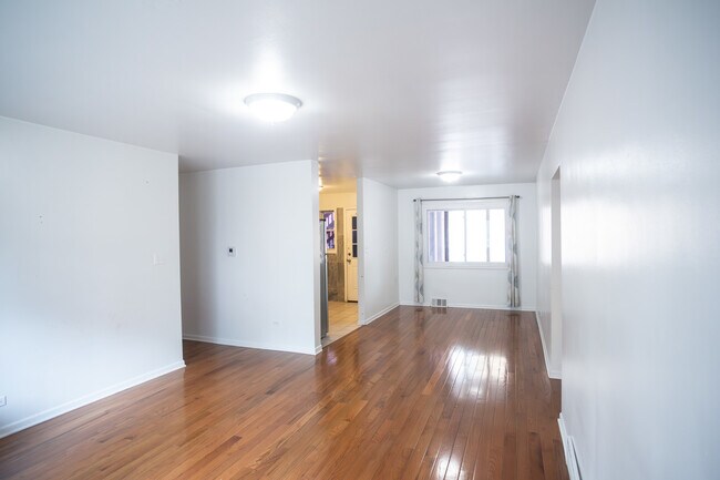 Foto del edificio - 2428 W Berwyn Ave