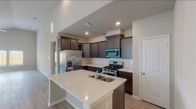 Building Photo - 7919 Cypress Myrtle Dr