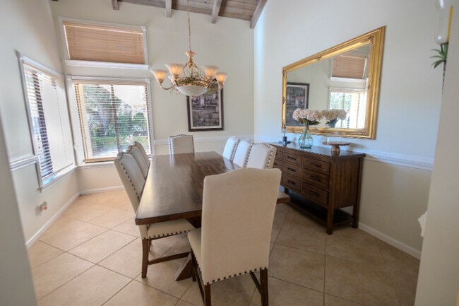 Building Photo - 12 Marlwood Ln