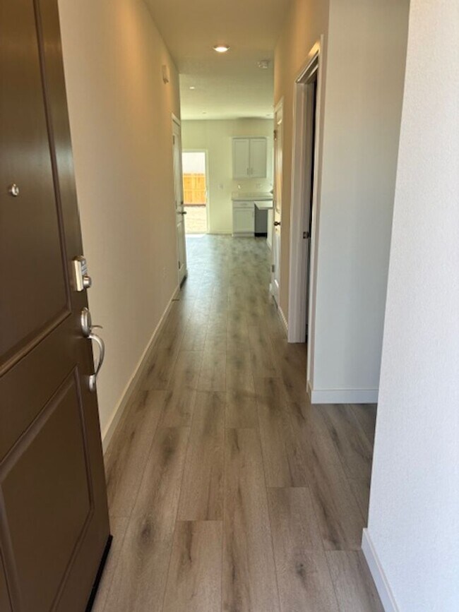 Foto del edificio - Brand New DR Horton Smart Home with 5 Bedr...