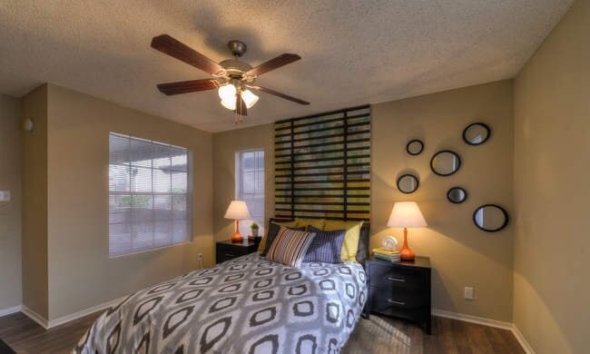 Building Photo - 4032 Thousand Oaks Dr