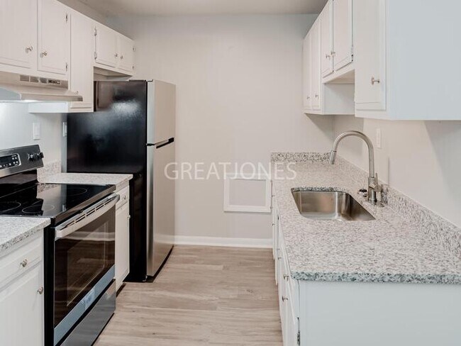Building Photo - 409 Lovelace Dr