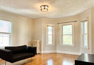 Building Photo - 14 Smythe St