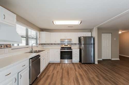 Foto del edificio - 6828 Eden Ln