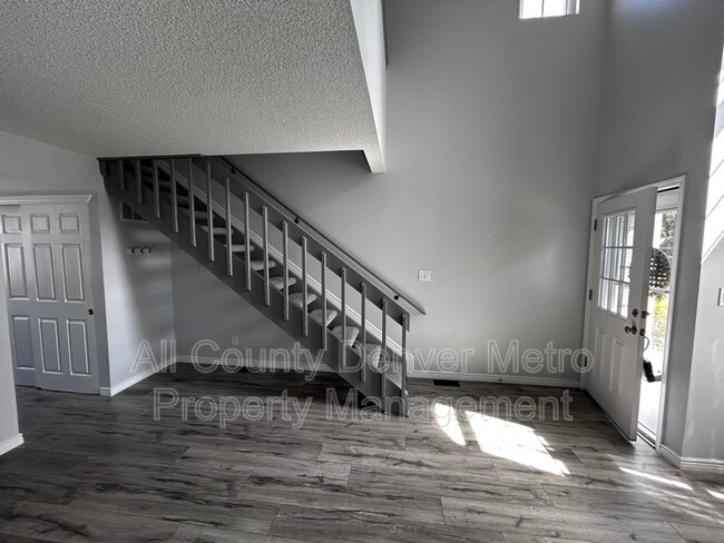 Building Photo - 7250 Devinney Ct
