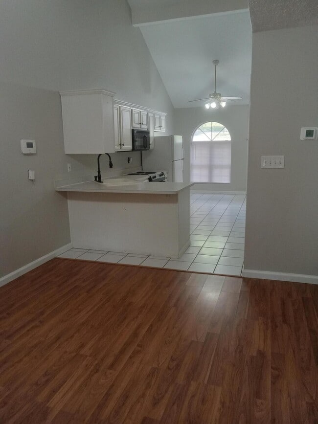 Foto del edificio - 200 Cory Ln