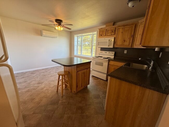 Building Photo - 30 Country Aire Ln