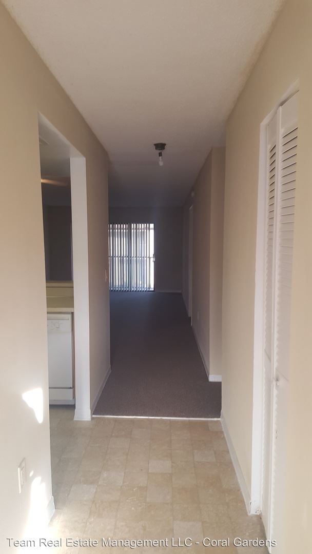 Building Photo - 2931 Regency Dr
