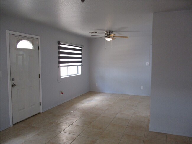 Foto del edificio - 5112 Amber Sands Dr