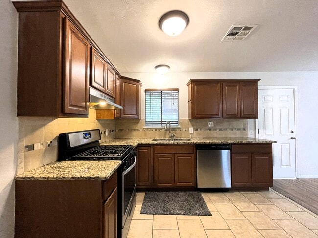 Building Photo - 7400 S Drexel Pl