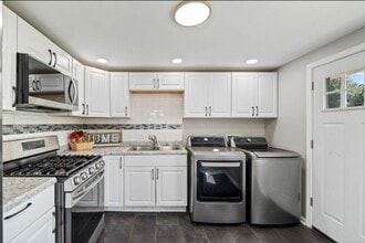 Building Photo - 162 Frederick Dr