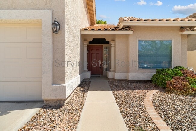 Building Photo - 2732 E Thunderhill Pl