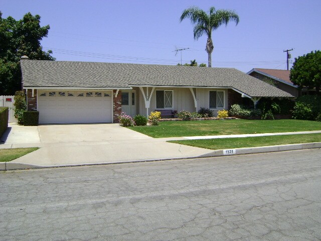 Foto principal - 1529 E 19th St