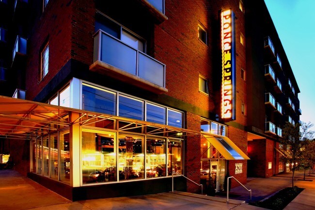 Foto del edificio - Ponce Springs Lofts
