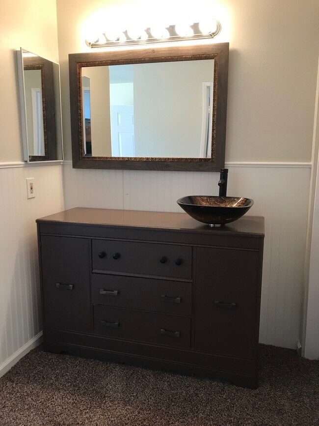 Foto del edificio - 13393 Cahuenga Rd